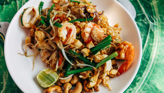 Leia mais sobre o artigo Macarrão De Vegetais Tailandeses | Faça é uma delícia