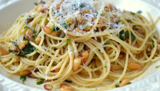 Leia mais sobre o artigo Espaguete com alho assado e azeite